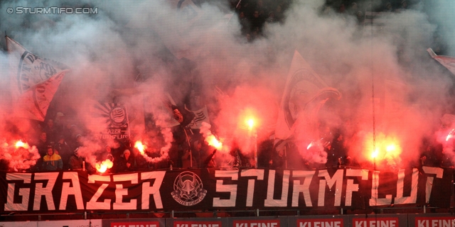 Sturm Graz - Rapid Wien
Oesterreichische Fussball Bundesliga, 21. Runde, SK Sturm Graz - SK Rapid Wien, Stadion Liebenau Graz, 18.12.2013. 

Foto zeigt Fans von Sturm
Schlüsselwörter: pyrotechnik