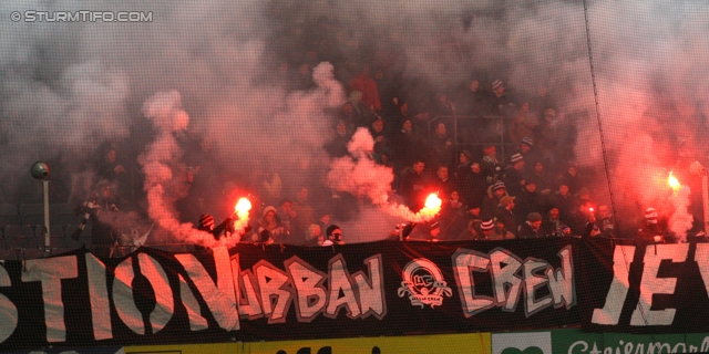 Sturm Graz - Rapid Wien
Oesterreichische Fussball Bundesliga, 21. Runde, SK Sturm Graz - SK Rapid Wien, Stadion Liebenau Graz, 18.12.2013. 

Foto zeigt Fans von Sturm
Schlüsselwörter: pyrotechnik