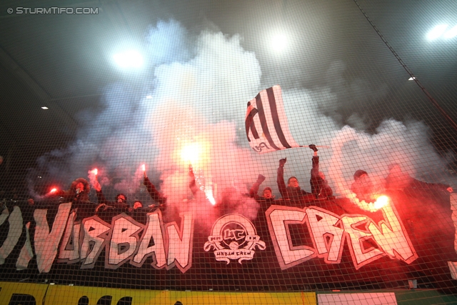 Sturm Graz - Rapid Wien
Oesterreichische Fussball Bundesliga, 21. Runde, SK Sturm Graz - SK Rapid Wien, Stadion Liebenau Graz, 18.12.2013. 

Foto zeigt Fans von Sturm
Schlüsselwörter: pyrotechnik