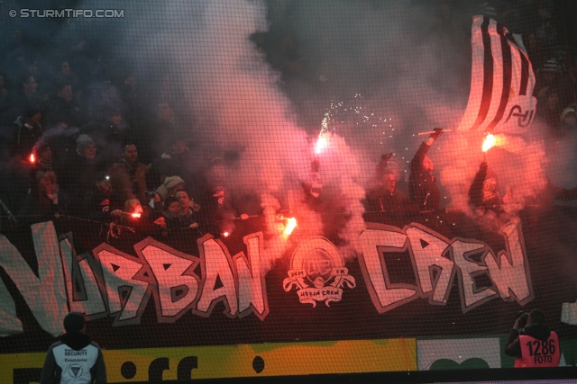 Sturm Graz - Rapid Wien
Oesterreichische Fussball Bundesliga, 21. Runde, SK Sturm Graz - SK Rapid Wien, Stadion Liebenau Graz, 18.12.2013. 

Foto zeigt Fans von Sturm
Schlüsselwörter: pyrotechnik