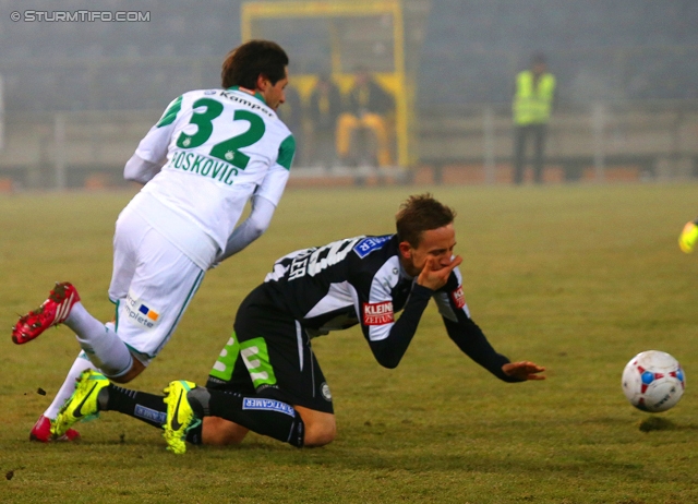 Sturm Graz - Rapid Wien
Oesterreichische Fussball Bundesliga, 21. Runde, SK Sturm Graz - SK Rapid Wien, Stadion Liebenau Graz, 18.12.2013. 

Foto zeigt Branko Boskovic (Rapid) und Daniel Beichler (Sturm)
Schlüsselwörter: foul