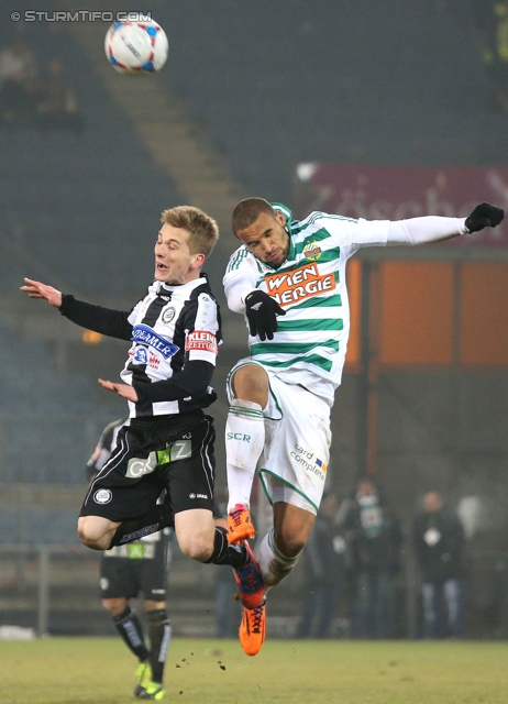 Sturm Graz - Rapid Wien
Oesterreichische Fussball Bundesliga, 21. Runde, SK Sturm Graz - SK Rapid Wien, Stadion Liebenau Graz, 18.12.2013. 

Foto zeigt Marc Andre Schmerboeck (Sturm) und Terrence Boyd (Rapid)
