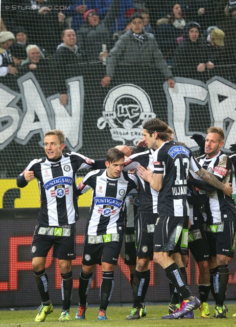 Sturm Graz - Rapid Wien
Oesterreichische Fussball Bundesliga, 21. Runde, SK Sturm Graz - SK Rapid Wien, Stadion Liebenau Graz, 18.12.2013. 

Foto zeigt Daniel Beichler (Sturm), Daniel Offenbacher (Sturm), Nikola Vujadinovic (Sturm) und Martin Ehrenreich (Sturm)
Schlüsselwörter: torjubel