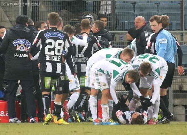 Sturm Graz - Rapid Wien
Oesterreichische Fussball Bundesliga, 21. Runde, SK Sturm Graz - SK Rapid Wien, Stadion Liebenau Graz, 18.12.2013. 

Foto zeigt Daniel Beichler (Sturm), Martin Ehrenreich (Sturm), Louis Schaub (Rapid), Lukas Grozurek (Rapid) und Schiedsrichter Markus Hameter
