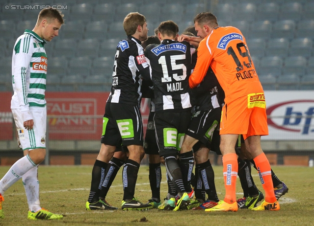 Sturm Graz - Rapid Wien
Oesterreichische Fussball Bundesliga, 21. Runde, SK Sturm Graz - SK Rapid Wien, Stadion Liebenau Graz, 18.12.2013. 

Foto zeigt Manuel Weber (Sturm), Michael Madl (Sturm) und Benedikt Pliquett (Sturm)
Schlüsselwörter: torjubel