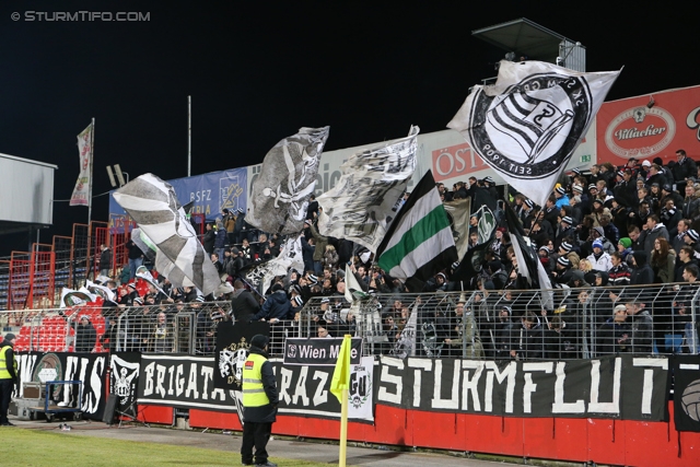 Admira Wacker - Sturm Graz
Oesterreichische Fussball Bundesliga, 22. Runde, FC Admira Wacker - SK Sturm Graz, Stadion Suedstadt Maria Enzersdorf, 08.02.2014. 

Foto zeigt Fans von Sturm
