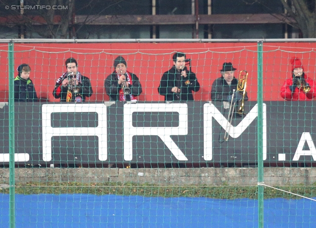 Admira Wacker - Sturm Graz
Oesterreichische Fussball Bundesliga, 22. Runde, FC Admira Wacker - SK Sturm Graz, Stadion Suedstadt Maria Enzersdorf, 08.02.2014. 

Foto zeigt Fans der Admira
