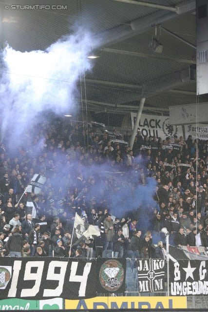 Sturm Graz - Salzburg
Oesterreichische Fussball Bundesliga, 23. Runde, SK Sturm Graz -  FC RB Salzburg, Stadion Liebenau Graz, 15.02.2014. 

Foto zeigt Fans von Sturm
Schlüsselwörter: pyrotechnik