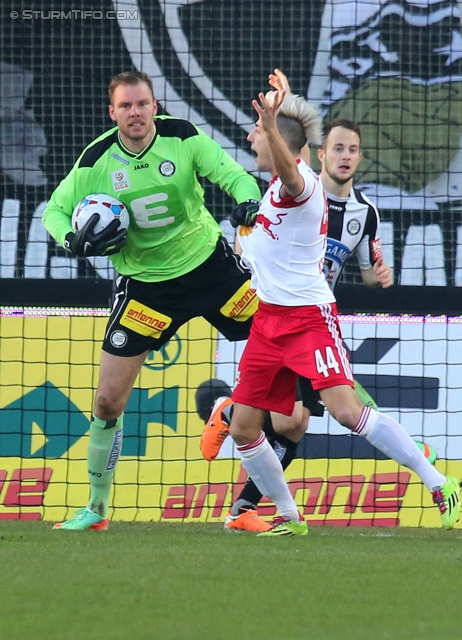 Sturm Graz - Salzburg
Oesterreichische Fussball Bundesliga, 23. Runde, SK Sturm Graz -  FC RB Salzburg, Stadion Liebenau Graz, 15.02.2014. 

Foto zeigt Benedikt Pliquett (Sturm) und Kevin Kampl (Salzburg)
