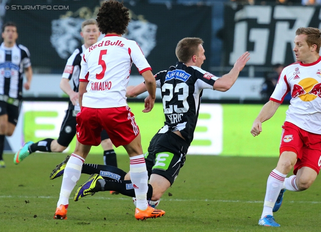 Sturm Graz - Salzburg
Oesterreichische Fussball Bundesliga, 23. Runde, SK Sturm Graz -  FC RB Salzburg, Stadion Liebenau Graz, 15.02.2014. 

Foto zeigt Andre Ramalho Silva (Salzburg) und Robert Beric (Sturm)
Schlüsselwörter: foul