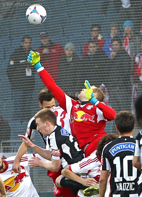 Sturm Graz - Salzburg
Oesterreichische Fussball Bundesliga, 23. Runde, SK Sturm Graz -  FC RB Salzburg, Stadion Liebenau Graz, 15.02.2014. 

Foto zeigt Anel Hadzic (Sturm), Robert Beric (Sturm) und Peter Gulacsi (Salzburg)
