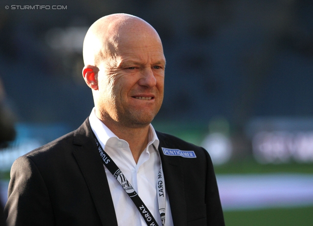 Sturm Graz - Salzburg
Oesterreichische Fussball Bundesliga, 23. Runde, SK Sturm Graz -  FC RB Salzburg, Stadion Liebenau Graz, 15.02.2014. 

Foto zeigt Gerhard Goldbrich (General Manager Sturm)
Schlüsselwörter: nachdenklich