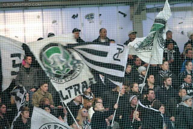 Ried - Sturm Graz
Oesterreichische Fussball Bundesliga, 24. Runde, SV Ried - SK Sturm Graz, Arena Ried, 22.02.2014. 

Foto zeigt Fans von Sturm
