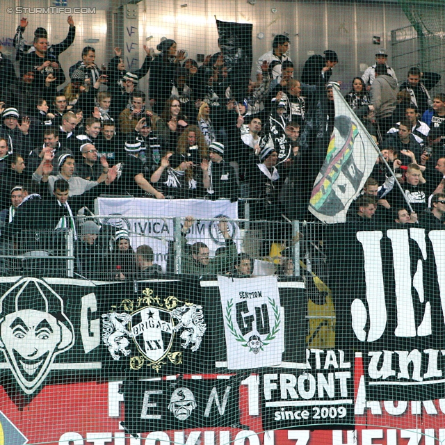 Ried - Sturm Graz
Oesterreichische Fussball Bundesliga, 24. Runde, SV Ried - SK Sturm Graz, Arena Ried, 22.02.2014. 

Foto zeigt Fans von Sturm
