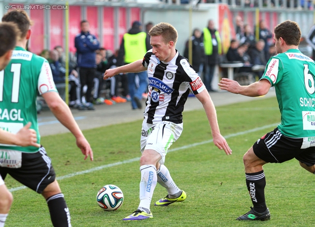 Ried - Sturm Graz
Oesterreichische Fussball Bundesliga, 24. Runde, SV Ried - SK Sturm Graz, Arena Ried, 22.02.2014. 

Foto zeigt Oliver Kragl (Ried), Robert Beric (Sturm) und Andreas Schicker (Ried)
