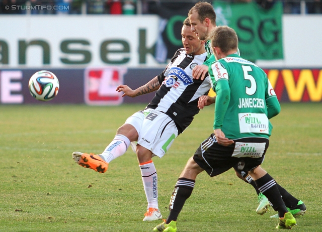 Ried - Sturm Graz
Oesterreichische Fussball Bundesliga, 24. Runde, SV Ried - SK Sturm Graz, Arena Ried, 22.02.2014. 

Foto zeigt Daniel Beichler (Sturm) und Bernhard Janeczek (Ried)
