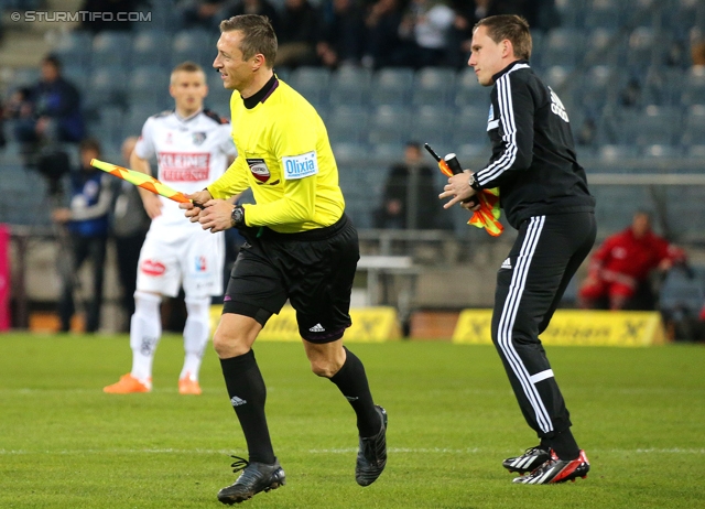 Sturm Graz - Wolfsberg
Oesterreichische Fussball Bundesliga, 25. Runde, SK Sturm Graz -  Wolfsberger AC, Stadion Liebenau Graz, 01.03.2014. 

Foto zeigt Schiedsrichter-Assistent Markus Gutschi und den 4. Offiziellen Sebastian Gishammer
