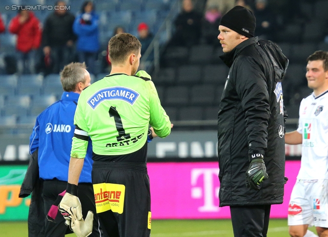 Sturm Graz - Wolfsberg
Oesterreichische Fussball Bundesliga, 25. Runde, SK Sturm Graz -  Wolfsberger AC, Stadion Liebenau Graz, 01.03.2014. 

Foto zeigt Christian Gratzei (Sturm) und Benedikt Pliquett (Sturm)
