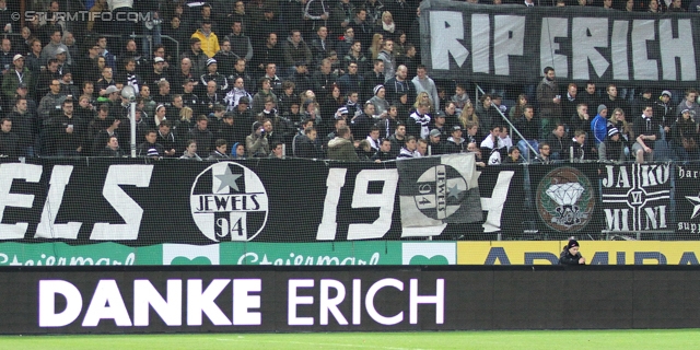 Sturm Graz - Austria Wien
Oesterreichische Fussball Bundesliga, 27. Runde, SK Sturm Graz -  FK Austria Wien, Stadion Liebenau Graz, 15.03.2014. 

Foto zeigt Fans von Sturm bei einer Trauerminute fuer Erich Fuchs (ehem. Vorstand Sturm)
