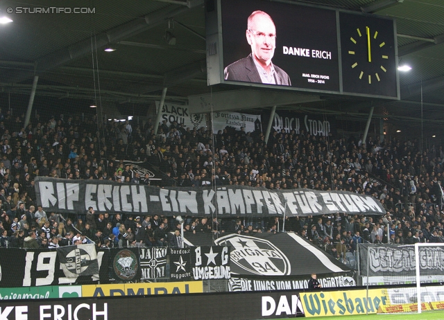 Sturm Graz - Austria Wien
Oesterreichische Fussball Bundesliga, 27. Runde, SK Sturm Graz -  FK Austria Wien, Stadion Liebenau Graz, 15.03.2014. 

Foto zeigt Fans von Sturm mit einem Spruchband fuer Erich Fuchs (ehem. Vorstand Sturm)
