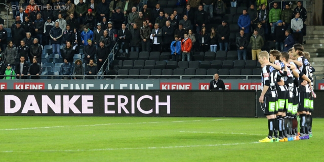 Sturm Graz - Austria Wien
Oesterreichische Fussball Bundesliga, 27. Runde, SK Sturm Graz -  FK Austria Wien, Stadion Liebenau Graz, 15.03.2014. 

Foto zeigt die Mannschaft von Sturm bei einer Trauerminute fuer Erich Fuchs (ehem. Vorstand Sturm) 
