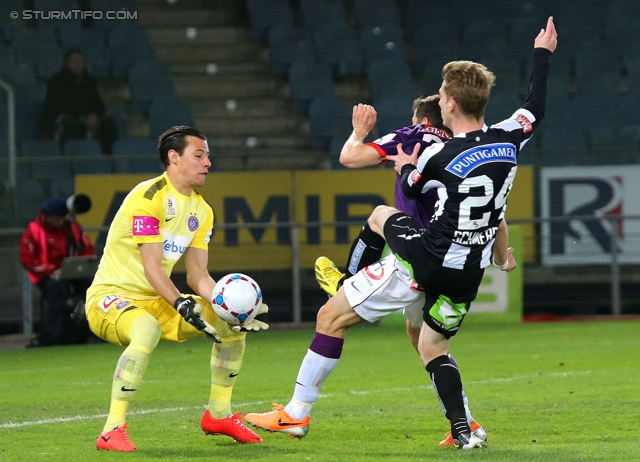 Sturm Graz - Austria Wien
Oesterreichische Fussball Bundesliga, 27. Runde, SK Sturm Graz -  FK Austria Wien, Stadion Liebenau Graz, 15.03.2014. 

Foto zeigt Heinz Lindner (Austria) und Marc Andre Schmerboeck (Sturm)
