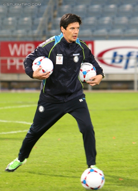 Sturm Graz - Austria Wien
Oesterreichische Fussball Bundesliga, 27. Runde, SK Sturm Graz -  FK Austria Wien, Stadion Liebenau Graz, 15.03.2014. 

Foto zeigt Novica Nikcevic (Co-Trainer Sturm)
