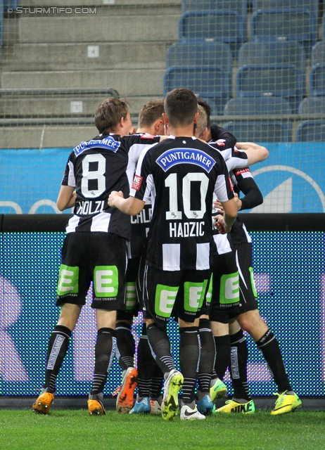 Sturm Graz - Wacker Innsbruck
Oesterreichische Fussball Bundesliga, 28. Runde, SK Sturm Graz -  FC Wacker Innsbruck, Stadion Liebenau Graz, 22.03.2014. 

Foto zeigt Andreas Hoelzl (Sturm), Anel Hadzic (Sturm)
