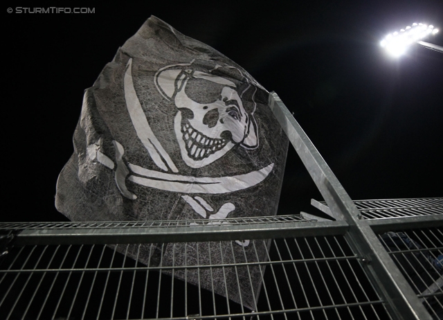 Groedig - Sturm Graz
Oesterreichische Fussball Bundesliga, 29. Runde, SV Groedig - SK Sturm Graz, Untersbergarena Groedig, 26.03.2014. 

Foto zeigt Fans von Sturm
