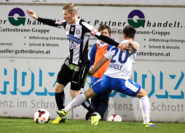 Groedig - Sturm Graz
Oesterreichische Fussball Bundesliga, 29. Runde, SV Groedig - SK Sturm Graz, Untersbergarena Groedig, 26.03.2014. 

Foto zeigt Florian Kainz (Sturm) und Simon Handle (Groedig) 
