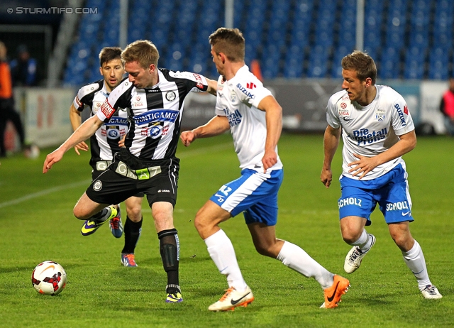 Groedig - Sturm Graz
Oesterreichische Fussball Bundesliga, 29. Runde, SV Groedig - SK Sturm Graz, Untersbergarena Groedig, 26.03.2014. 

Foto zeigt Robert Beric (Sturm) und Christian Hayden (Groedig) 
