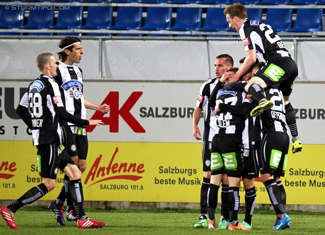 Groedig - Sturm Graz
Oesterreichische Fussball Bundesliga, 29. Runde, SV Groedig - SK Sturm Graz, Untersbergarena Groedig, 26.03.2014. 

Foto zeigt Andreas Pfingstner (Sturm), Nikola Vujadinovic (Sturm), Christian Klem (Sturm), Robert Beric (Sturm) und Daniel Offenbacher (Sturm)
Schlüsselwörter: torjubel