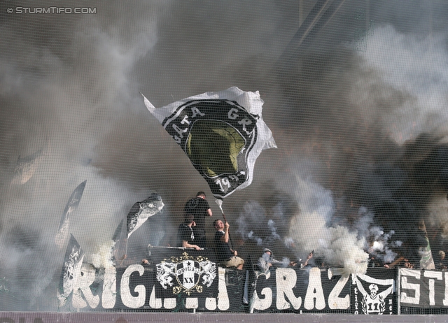 Rapid Wien - Sturm Graz
Oesterreichische Fussball Bundesliga, 30. Runde, SK Rapid Wien - SK Sturm Graz, Gerhard Hanappi Stadion Wien, 29.03.2014. 

Foto zeigt Fans von Sturm mit einer Choreografie
Schlüsselwörter: pyrotechnik