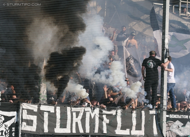 Rapid Wien - Sturm Graz
Oesterreichische Fussball Bundesliga, 30. Runde, SK Rapid Wien - SK Sturm Graz, Gerhard Hanappi Stadion Wien, 29.03.2014. 

Foto zeigt Fans von Sturm mit einer Choreografie
Schlüsselwörter: pyrotechnik