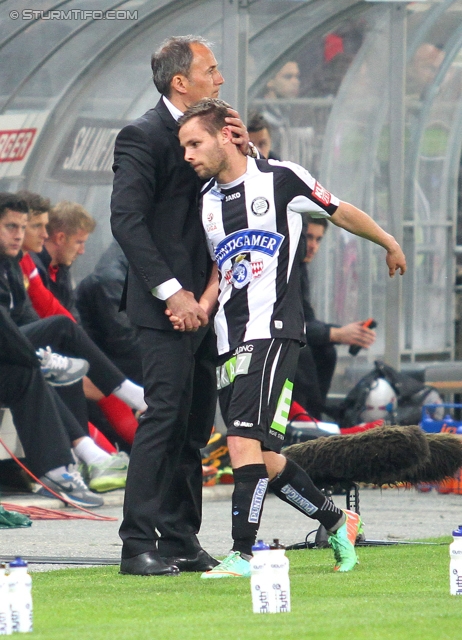 Sturm Graz - Admira Wacker
Oesterreichische Fussball Bundesliga, 31. Runde, SK Sturm Graz -  FC Admira Wacker Moedling, Stadion Liebenau Graz, 05.04.2014. 

Foto zeigt Darko Milanic (Cheftrainer Sturm) und David Schloffer (Sturm)
