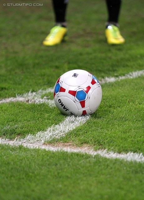 Sturm Graz - Admira Wacker
Oesterreichische Fussball Bundesliga, 31. Runde, SK Sturm Graz -  FC Admira Wacker Moedling, Stadion Liebenau Graz, 05.04.2014. 

Foto zeigt ein Feature mit dem Ball
