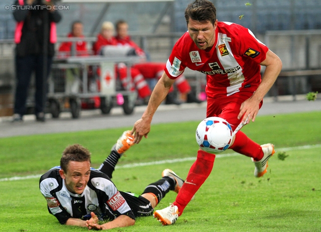 Sturm Graz - Admira Wacker
Oesterreichische Fussball Bundesliga, 31. Runde, SK Sturm Graz -  FC Admira Wacker Moedling, Stadion Liebenau Graz, 05.04.2014. 

Foto zeigt Daniel Beichler (Sturm) und Markus Katzer (Admira)
Schlüsselwörter: foul