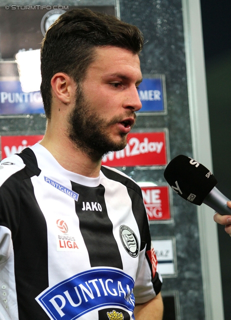 Sturm Graz - Admira Wacker
Oesterreichische Fussball Bundesliga, 31. Runde, SK Sturm Graz -  FC Admira Wacker Moedling, Stadion Liebenau Graz, 05.04.2014. 

Foto zeigt Marco Djuricin (Sturm) beim Interview
