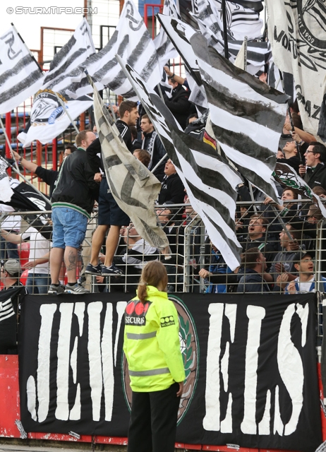 Admira Wacker - Sturm Graz
OEFB Cup, Viertelfinale, FC Admira Wacker Moedling - SK Sturm Graz, Stadion Suedstadt Maria Enzersdorf, 08.04.2014. 

Foto zeigt Fans von Sturm mit einer Choreografie
