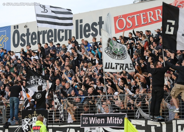 Admira Wacker - Sturm Graz
OEFB Cup, Viertelfinale, FC Admira Wacker Moedling - SK Sturm Graz, Stadion Suedstadt Maria Enzersdorf, 08.04.2014. 

Foto zeigt Fans von Sturm
