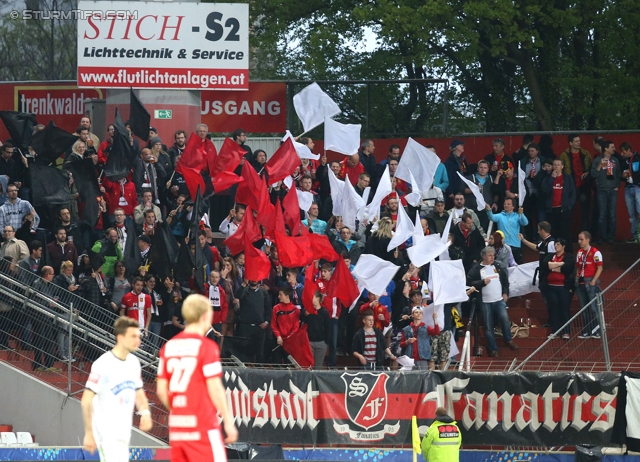 Admira Wacker - Sturm Graz
OEFB Cup, Viertelfinale, FC Admira Wacker Moedling - SK Sturm Graz, Stadion Suedstadt Maria Enzersdorf, 08.04.2014. 

Foto zeigt Fans der Admira mit einer Choreografie
