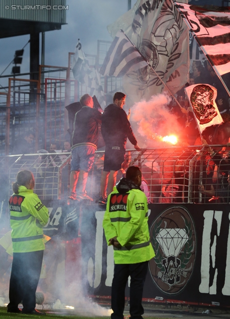 Admira Wacker - Sturm Graz
OEFB Cup, Viertelfinale, FC Admira Wacker Moedling - SK Sturm Graz, Stadion Suedstadt Maria Enzersdorf, 08.04.2014.  

Foto zeigt Fans von Sturm
Schlüsselwörter: pyrotechnik