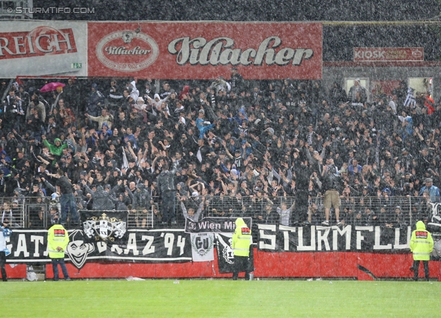 Admira Wacker - Sturm Graz
OEFB Cup, Viertelfinale, FC Admira Wacker Moedling - SK Sturm Graz, Stadion Suedstadt Maria Enzersdorf, 08.04.2014. 

Foto zeigt Fans von Sturm
Schlüsselwörter: pyrotechnik