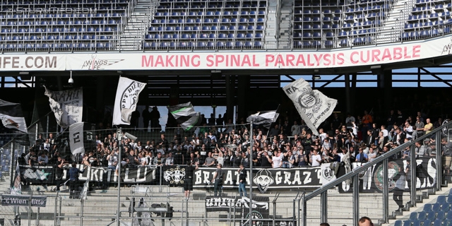 Salzburg - Sturm Graz
Oesterreichische Fussball Bundesliga, 32. Runde, FC RB Salzburg - SK Sturm Graz, Stadion Wals-Siezenheim, 12.04.2014. 

Foto zeigt Fans von Sturm
