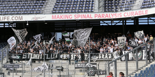 Salzburg - Sturm Graz
Oesterreichische Fussball Bundesliga, 32. Runde, FC RB Salzburg - SK Sturm Graz, Stadion Wals-Siezenheim, 12.04.2014. 

Foto zeigt Fans von Sturm
