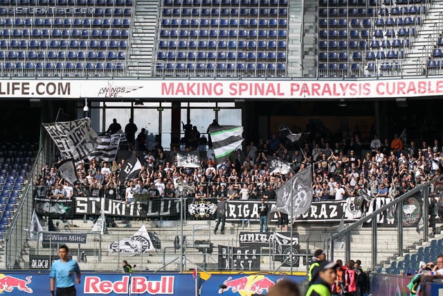 Salzburg - Sturm Graz
k8vguOesterreichische Fussball Bundesliga, 32. Runde, FC RB Salzburg - SK Sturm Graz, Stadion Wals-Siezenheim, 12.04.2014. 

Foto zeigt Fans von Sturm
