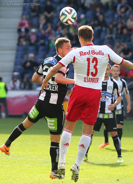 Salzburg - Sturm Graz
Oesterreichische Fussball Bundesliga, 32. Runde, FC RB Salzburg - SK Sturm Graz, Stadion Wals-Siezenheim, 12.04.2014. 

Foto zeigt Daniel Beichler (Sturm) und Stefan Ilsanker (Salzburg)
