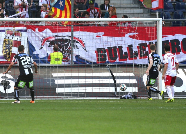 Salzburg - Sturm Graz
Oesterreichische Fussball Bundesliga, 32. Runde, FC RB Salzburg - SK Sturm Graz, Stadion Wals-Siezenheim, 12.04.2014. 

Foto zeigt Daniel Beichler (Sturm), Robert Beric (Sturm) und Andreas Ulmer (Salzburg)
Schlüsselwörter: tor