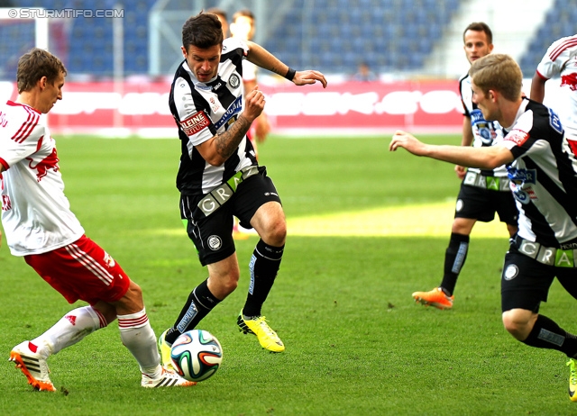 Salzburg - Sturm Graz
Oesterreichische Fussball Bundesliga, 32. Runde, FC RB Salzburg - SK Sturm Graz, Stadion Wals-Siezenheim, 12.04.2014. 

Foto zeigt Marco Djuricin (Sturm) und Florian Kainz (Sturm)
