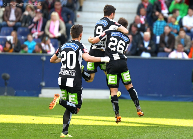 Salzburg - Sturm Graz
Oesterreichische Fussball Bundesliga, 32. Runde, FC RB Salzburg - SK Sturm Graz, Stadion Wals-Siezenheim, 12.04.2014. 

Foto zeigt Daniel Offenbacher (Sturm), Marco Djuricin (Sturm) und Tobias Kainz (Sturm)
